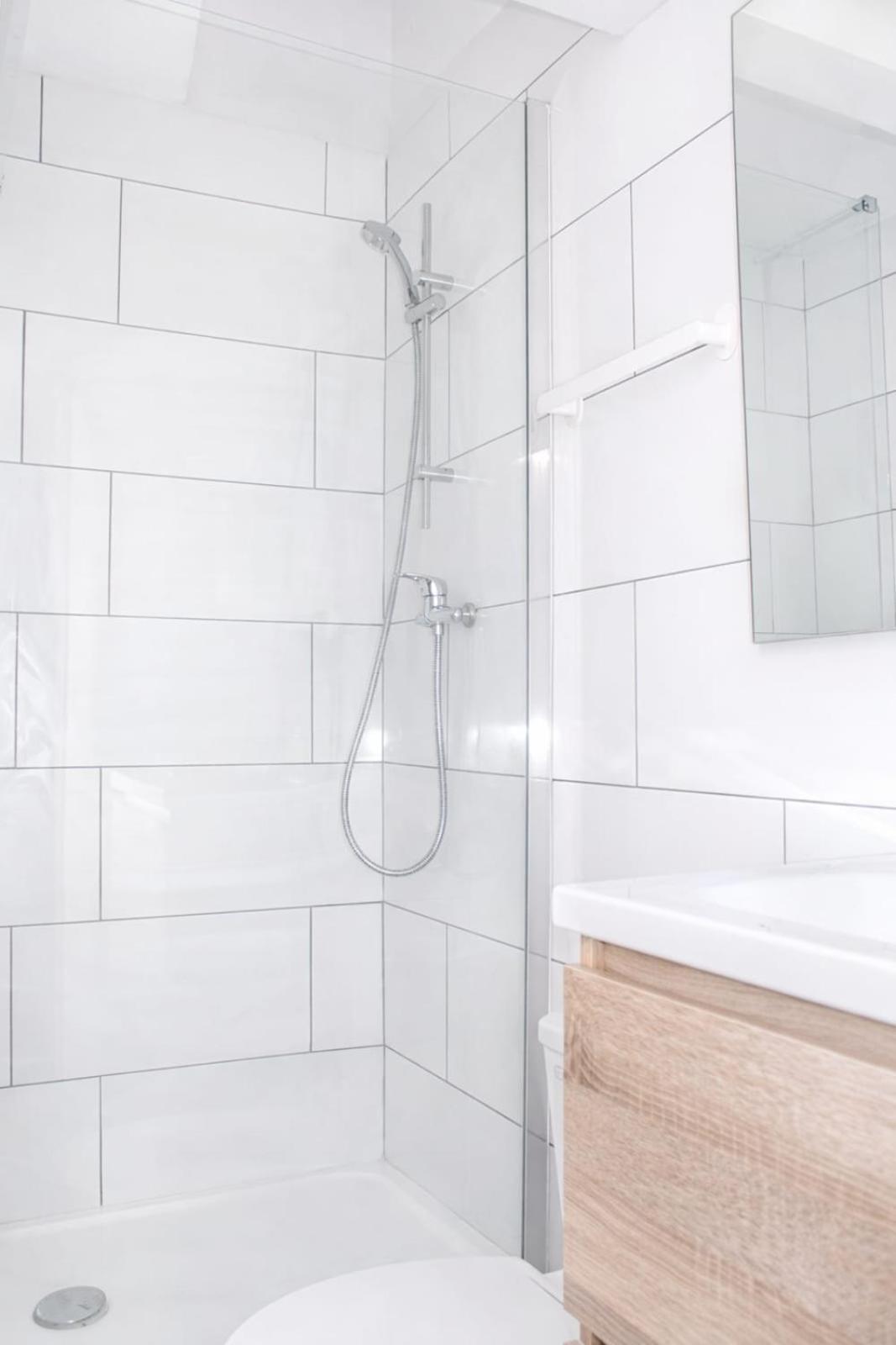 Cosy Parisian Near Canal De Lourcq & Metro 1br *